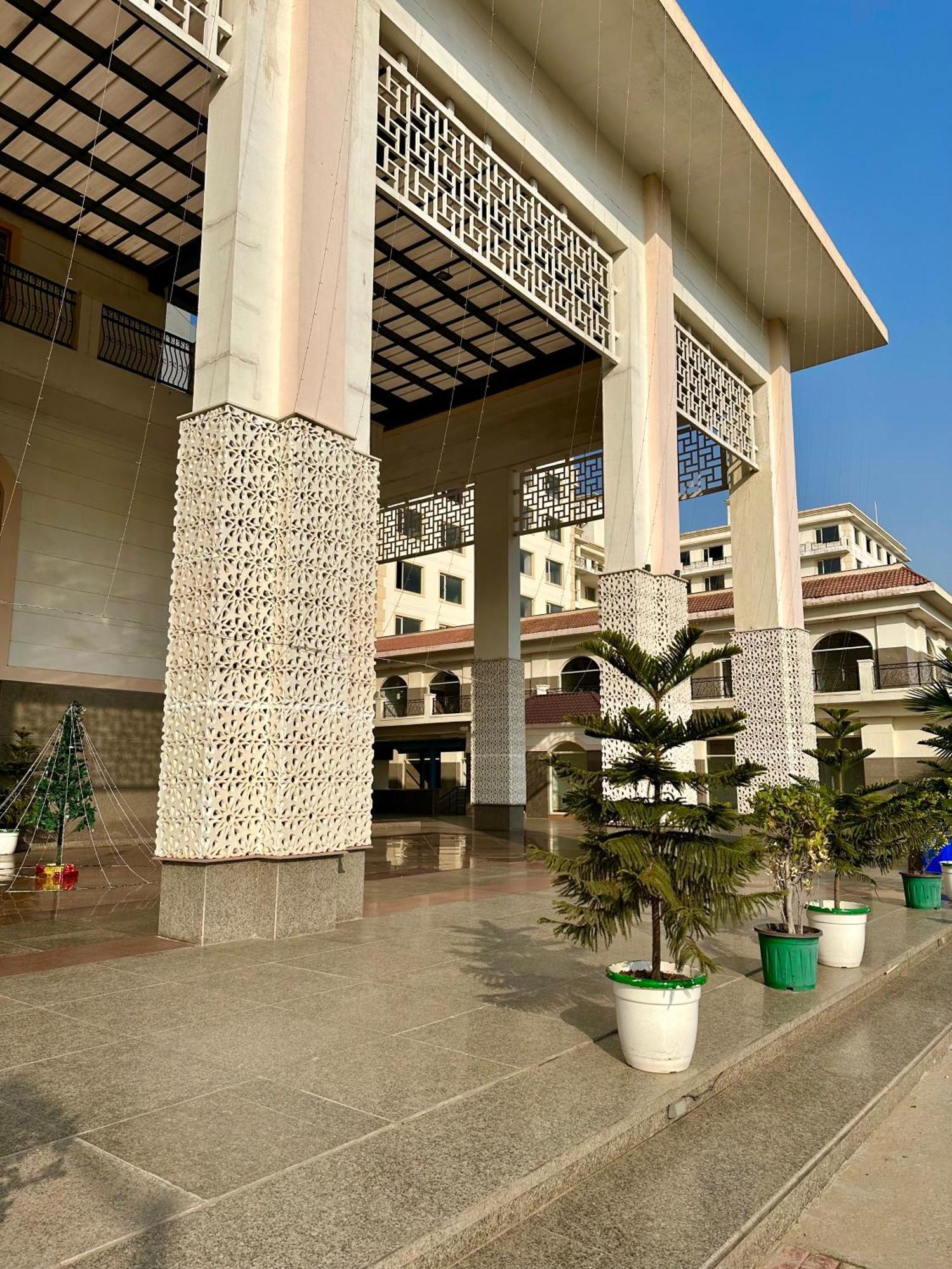 Flamingo Hotel Sector 67 I Studio Rooms I Gurgaon Bagian luar foto